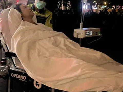 Ca sĩ Vũ Cát Tường nhập viện giữa đêm