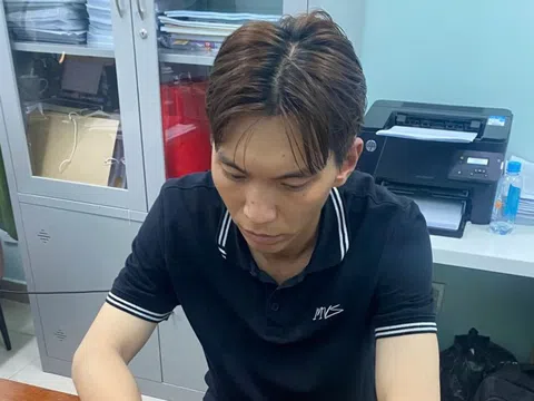 Bắt thanh niên trộm đồng hồ Rolex ở chung cư Scenic Valley, TPHCM