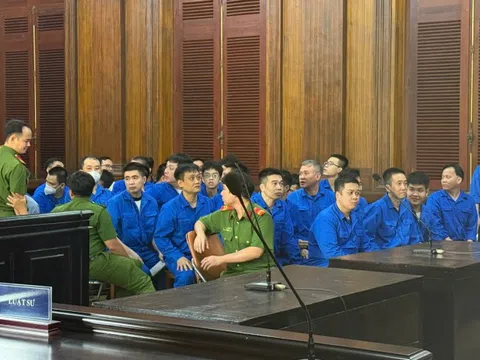 Sinh viên trộm súng bảo tàng, lập nhóm kín buôn vũ khí trên mạng