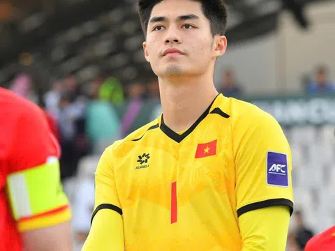 Chuyện gì đang xảy ra với thủ môn Trung Kiên?