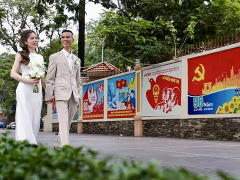 TPHCM rực rỡ cờ hoa trước ngày bầu cử