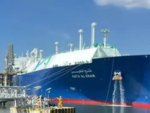 Tàu chở 63.000 tấn LNG cập cảng, PV GAS đảm bảo khí cho sản xuất điện và công nghiệp