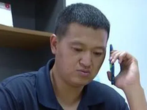 Sau khi chuyển khoản thành công 755 triệu đồng giúp lãnh đạo, người đàn ông kiểm tra tài khoản rồi vội báo công an