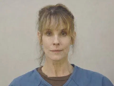 Diễn viên 'Đội cứu hộ bãi biển' bị bắt