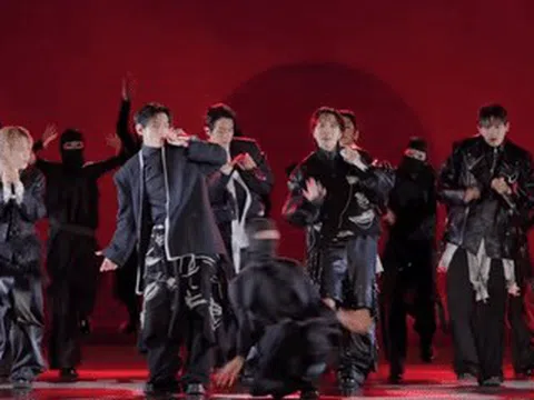 Nhóm BTS tái hợp với cơn 'địa chấn' 200.000 khán giả đổ về Seoul