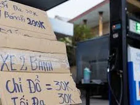 Xử phạt một cây xăng dầu "găm hàng", chỉ bán tối đa 300.000 đồng/lượt