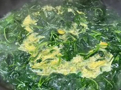 Loại rau mọc dại khắp bờ bụi, được ví là “vũ khí” chống ung thư, tiểu đường: Tiếc là ít người biết để ăn