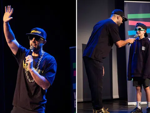 Điều gì khiến thầy giáo này ghi danh kỷ lục “lớp học lớn nhất thế giới” tại London?