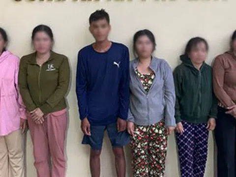 Công an đột kích một địa điểm, tạm giữ 8 đối tượng ở TPHCM