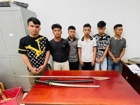 Tạm giữ hình sự nhóm đối tượng chém nhiều người đi đường trong đêm
