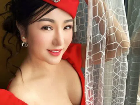 Hoa hậu Hà Kiều Anh tuổi 50 trẻ đẹp, danh hài Thúy Nga hở bạo