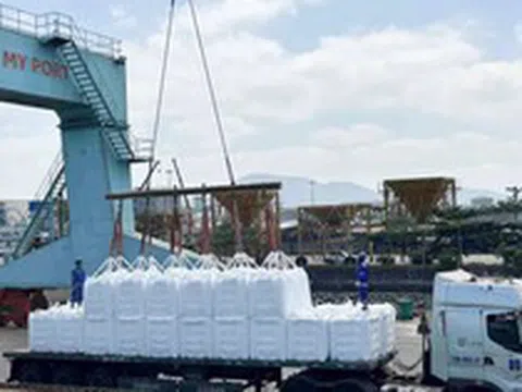 Tận dụng cơ hội giá tăng cao, Đạm Phú Mỹ (DPM) xuất khẩu 3.300 tấn ure kỹ thuật phục vụ xử lý khí thải động cơ diesel