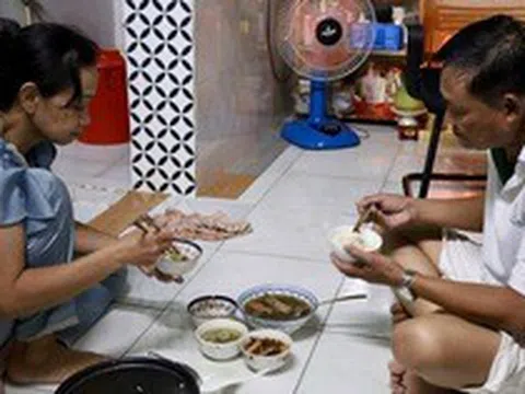 Thu nhập tăng, áp lực chi tiêu lớn