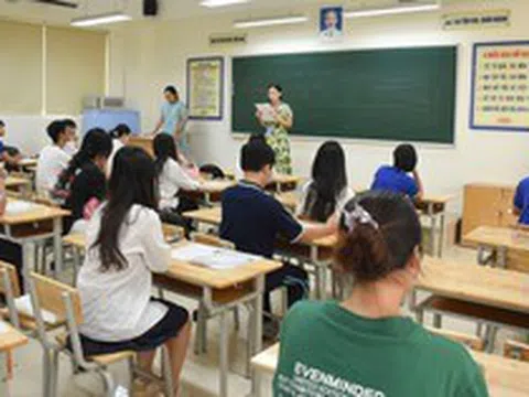 Cục A03 cảnh báo gian lận tinh vi kỳ thi THPT: Thí sinh đeo tai nghe siêu nhỏ chỉ bằng hạt gạo