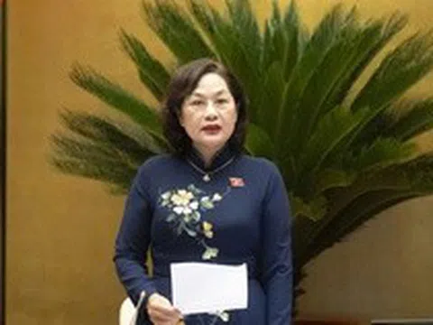 Khẩn trương hoàn thiện dự thảo Nghị quyết về thuế xăng dầu và nhiên liệu bay, trình Quốc hội thông qua vào sáng 12/4