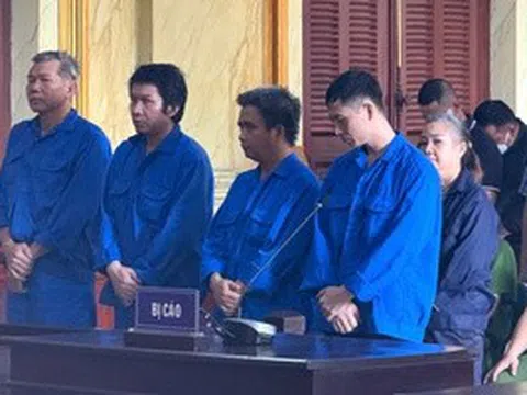 "Phù phép" mẫu CT10 giúp trốn cai nghiện: 17 bị cáo lãnh án