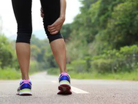 Đi bộ mà thấy 2 dấu hiệu này, cẩn thận kẻo thận đang suy hỏng