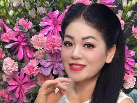 Tiến sĩ Anh Thơ trẻ đẹp tuổi 50, Cục trưởng Xuân Bắc khoe mâm cơm đạm bạc