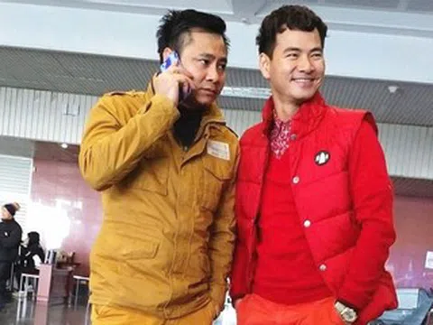 Cục trưởng Xuân Bắc hài hước bên NSND Tự Long, Viện trưởng Khánh Thi báo tin vui