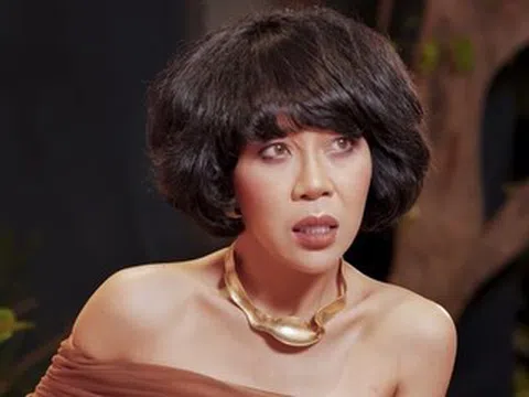 Trác Thúy Miêu bỏ về và loạt sao Việt bị đuổi khéo trên thảm đỏ