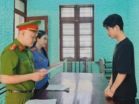 Hai mẹ con mượn xe, mang đi cầm cố để lấy tiền tiêu xài