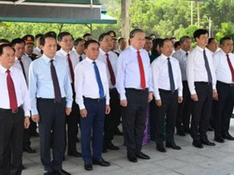 Tổng Bí thư, Chủ tịch nước Tô Lâm dâng hương tưởng niệm Tổng Bí thư Hà Huy Tập tại Hà Tĩnh