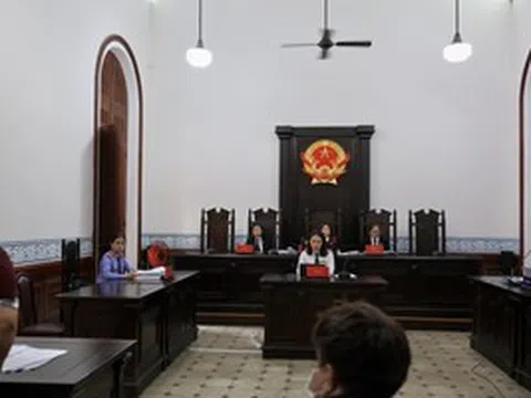 Mẹ và vợ cố người mẫu, diễn viên Đức Tiến lại gặp nhau ở tòa?