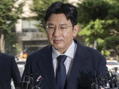 Ông trùm giải trí đối diện lệnh bắt giữ vì nghi thu lợi bất chính 3.400 tỷ đồng