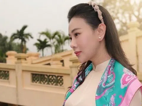 Diễn viên Phương Oanh đẹp buồn sau biến cố, Huyền Lizzie mặc gợi cảm đi xin dâu