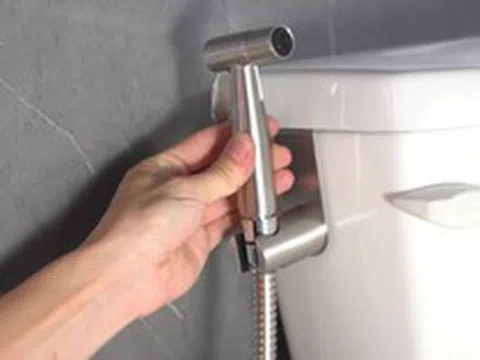 Lời khuyên đến các gia đình khi dùng vòi xịt vệ sinh, tránh bị viêm nhiễm