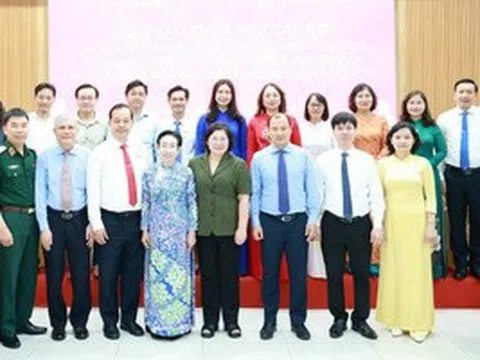 Xây dựng Đảng vững mạnh trong kỷ nguyên số (*): Tạo "lá chắn" tư tưởng trong cán bộ, đảng viên