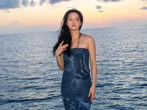 Diễn viên phim 'Reply 1988' hoảng loạn khi bị sóng cuốn ra biển