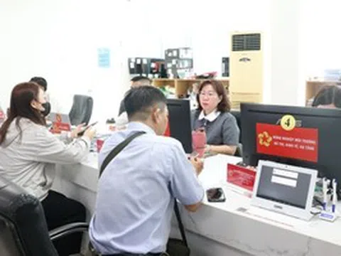 Từ ngày 1-5: Ai có quyền quyết định cho cán bộ TPHCM đi nước ngoài?