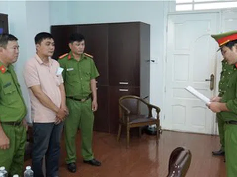 Bắt phó trưởng phòng một công ty dầu khí