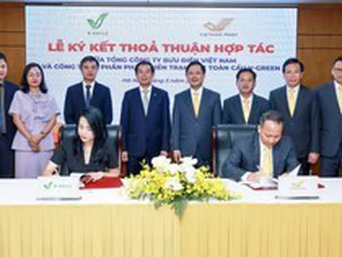 Tỷ phú Phạm Nhật Vượng bắt tay Vietnam Post lắp 16.000 tủ đổi pin xe máy và 2.000 trụ sạc ô tô điện, mỗi điểm cách nhau trung bình 2,82 km