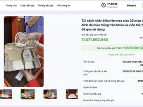 Túi Hermes bà Trương Mỹ Lan từng nói "giá trị không đáng bao nhiêu", đấu giá thu về hơn 14 tỉ đồng