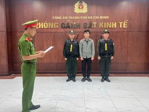 Công an TPHCM khởi tố chủ chuỗi cửa hàng sneaker nổi tiếng