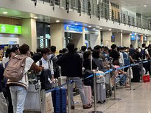 Cơ quan Thuế vừa thông báo tạm hoãn xuất cảnh đối với những người có tên trong danh sách sau