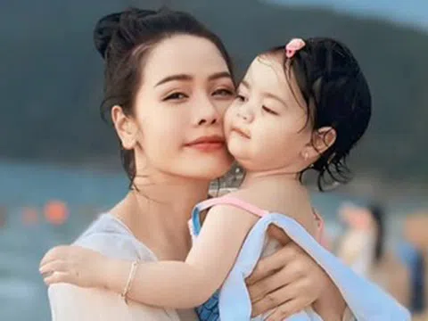 Diễn viên Nhật Kim Anh hiếm hoi khoe con gái, NSND Hồng Vân 'cầu cứu' MC Lại Văn Sâm