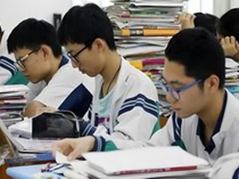 GVCN 20 năm tiết lộ: Học sinh sở hữu 4 dấu hiệu lạ này đều là học sinh giỏi "ngầm", cha mẹ cứ yên tâm