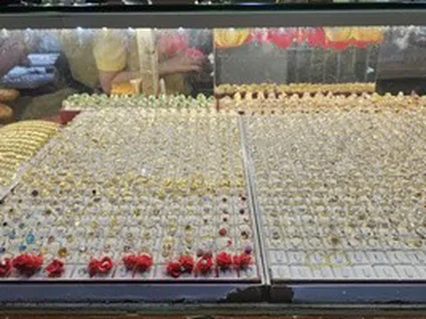 Chuyện gì đang xảy ra với vàng miếng SJC, vàng nhẫn?