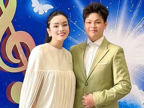 Tiến sĩ Tân Nhàn khoe con trai cao lớn, Văn Mai Hương gợi cảm hút mắt