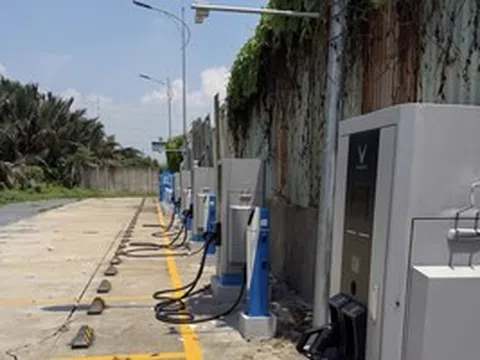 Cắt trộm dây sạc xe điện ở TPHCM để lấy tiền mua rượu