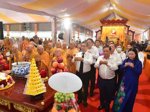 Tp.HCM tưởng niệm anh linh liệt sĩ, đồng bào yêu nước tại Công viên Lê Thị Riêng