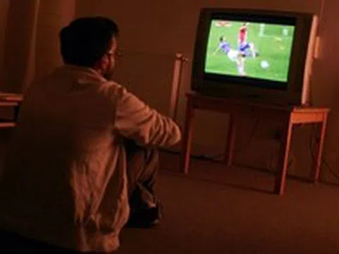 Bác sĩ cảnh báo thức khuya liên tiếp để xem World Cup nguy hiểm hơn bạn nghĩ