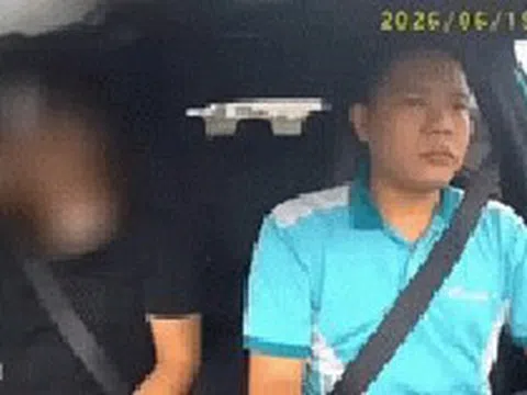 Cuộc gọi khiến hành khách òa khóc trên xe: Tài xế chia sẻ nguyên nhân khiến người ta