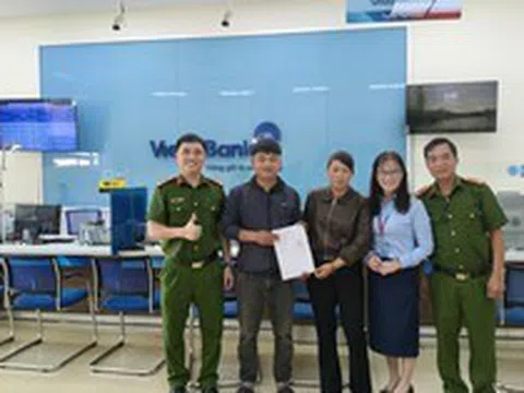 Công an tiến hành xác minh một giao dịch chuyển khoản hơn 100 triệu đồng từ tài khoản VietinBank