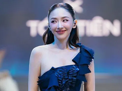 Tóc Tiên lần đầu làm vedette và hơn 20 hoa, á hậu ‘đổ bộ’ tuần lễ thời trang