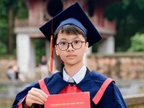 Nói với mẹ 'con chắc chắn đỗ', nam sinh thành thủ khoa chuyên Lý trường Chu Văn An