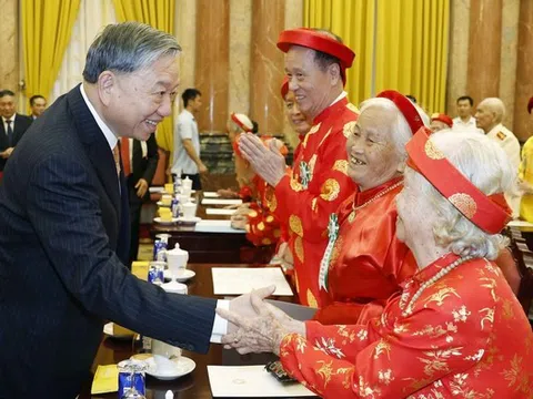 Thư của Tổng Bí thư, Chủ tịch nước nhân kỷ niệm 25 năm Ngày Gia đình Việt Nam